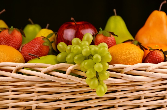 Na dieta carnívora, as frutas devem ser evitadas.